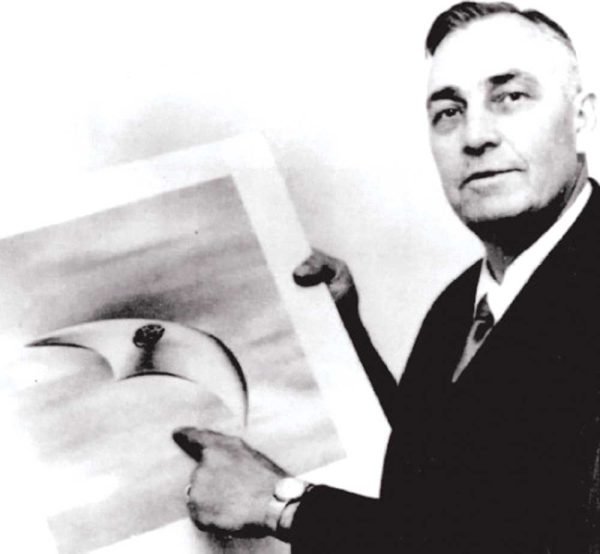 Arnold’s ‘Flying Saucers Sawan Books